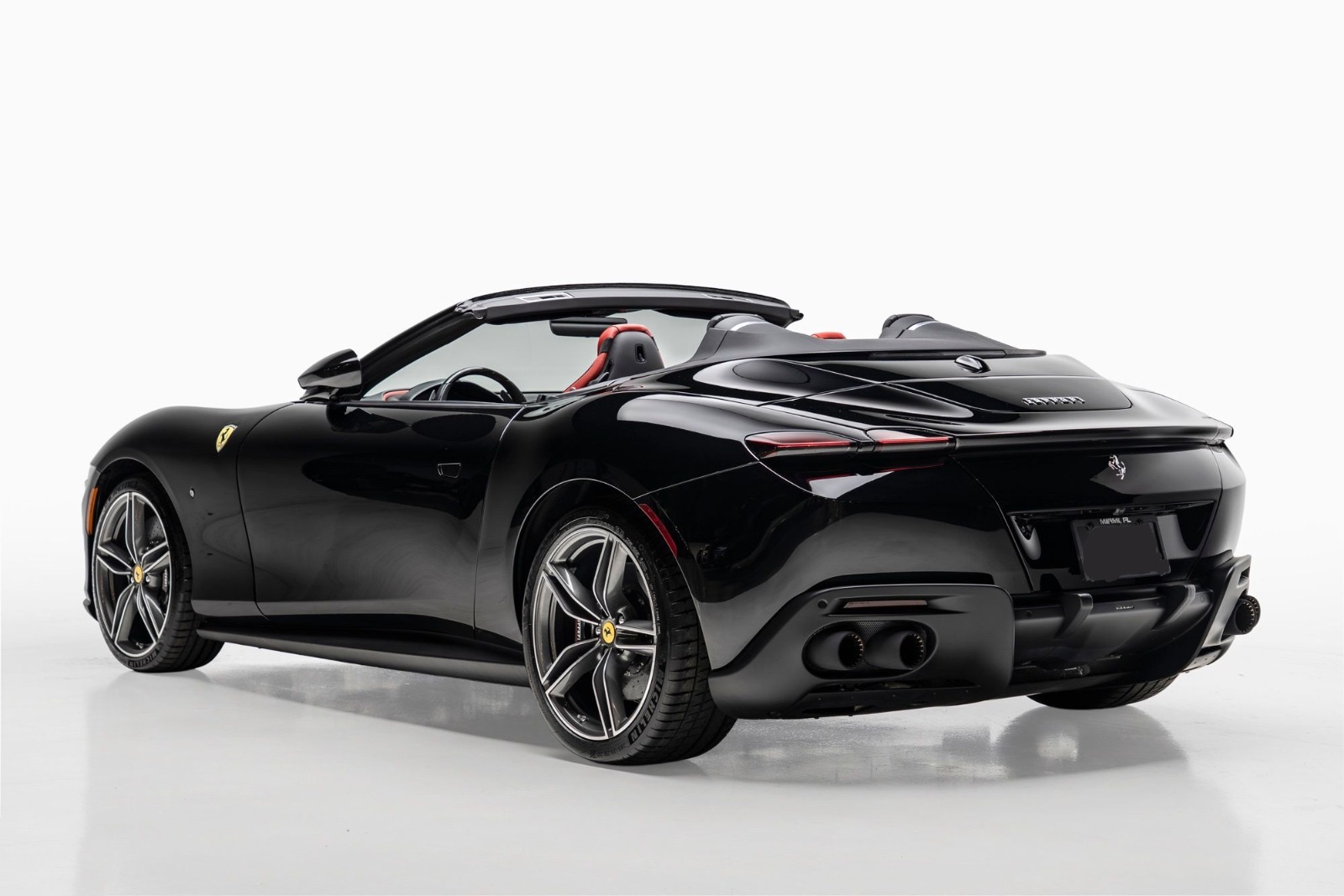 Ferrari Roma Spider 2025 — imagem 11